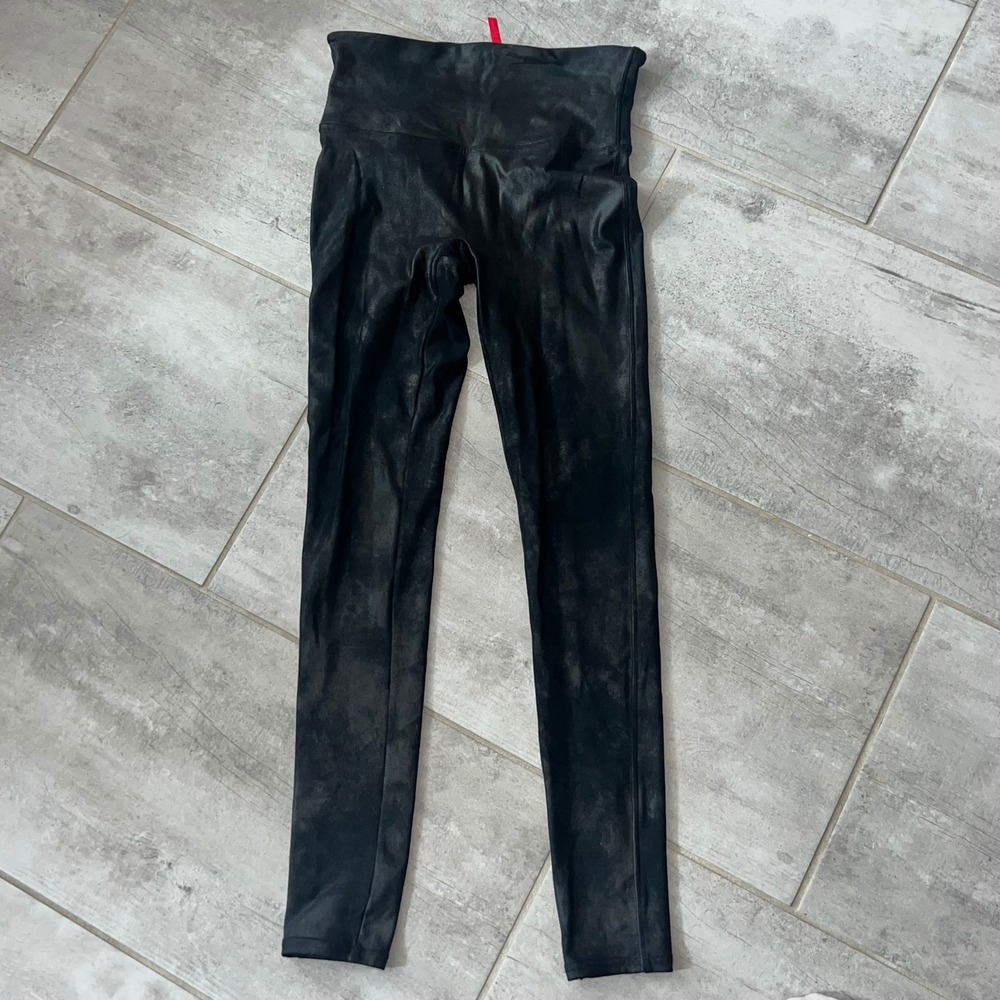 SPANXshape™ Faux Leather Leggings‎ Size M